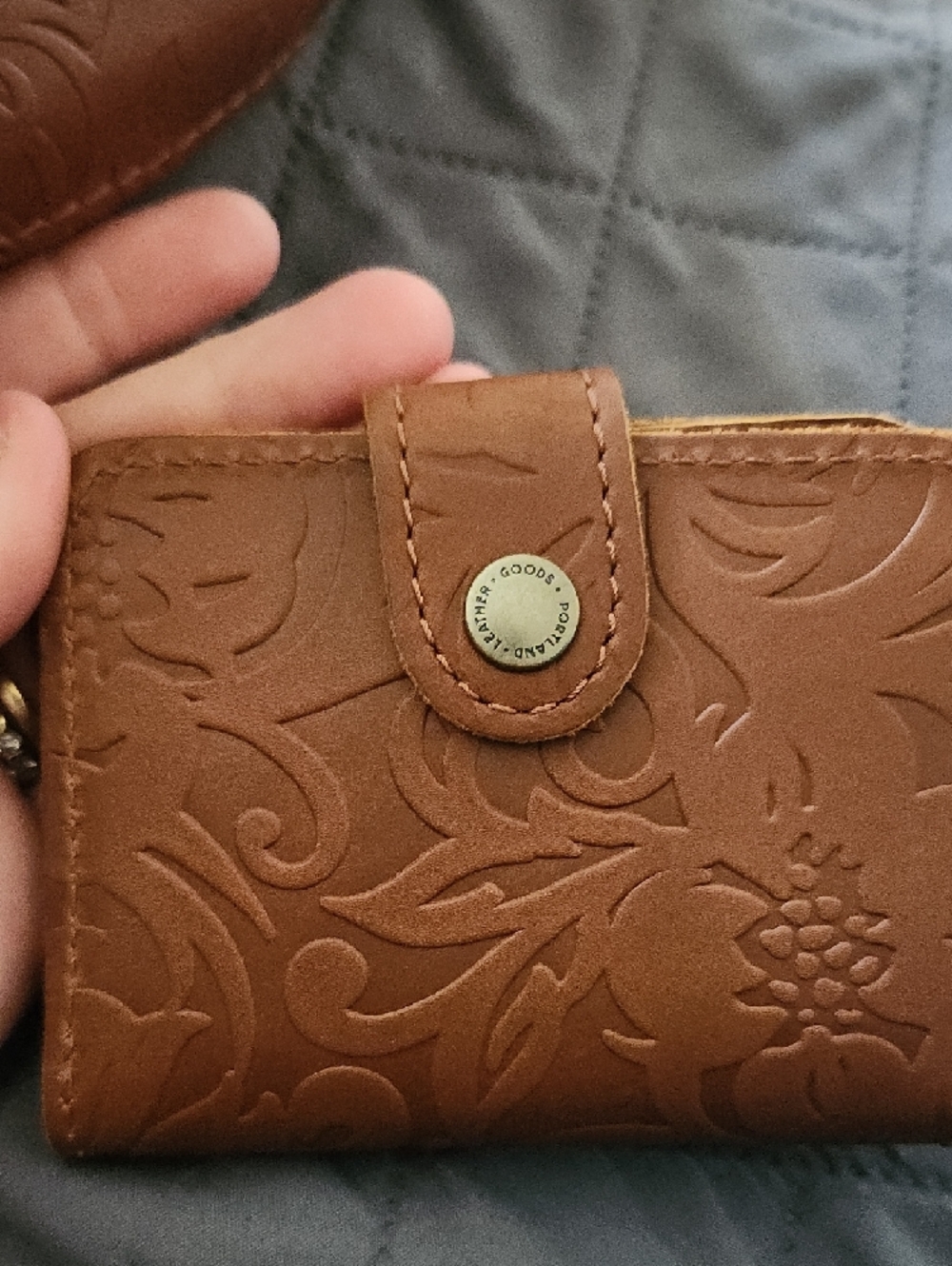 Portland Leather Goods Koala Embossed Leather Bag with Matching Wallet - Picture 8 of 15